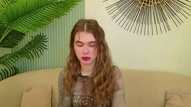 Hana Watt online show from April 3, 2026, 10:57 am