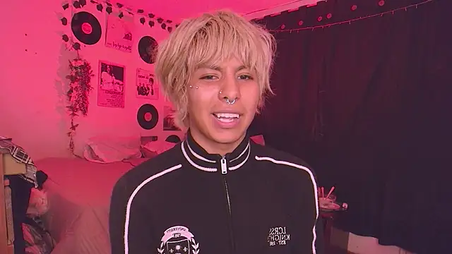 Snapshot of prince_oliverr chatting on February 17, 2026, 5:26 am prince oliverr online show from February 17, 2026, 5:26 am