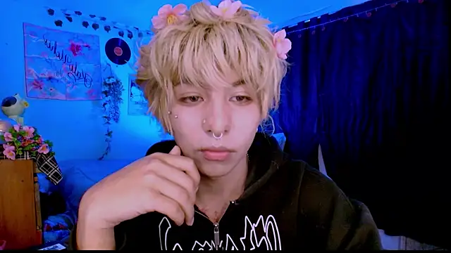 Snapshot of prince_oliverr chatting on February 19, 2026, 6:48 pm prince oliverr online show from February 19, 2026, 6:48 pm