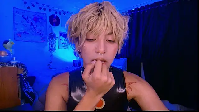 Snapshot of prince_oliverr chatting on February 21, 2026, 7:48 pm prince oliverr online show from February 21, 2026, 7:48 pm