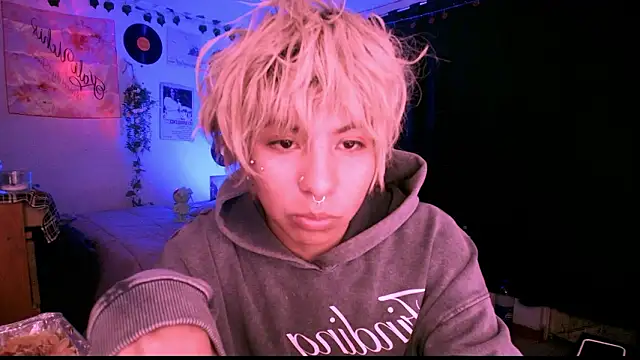 Snapshot of prince_oliverr chatting on February 22, 2026, 9:08 am prince oliverr online show from February 22, 2026, 9:08 am