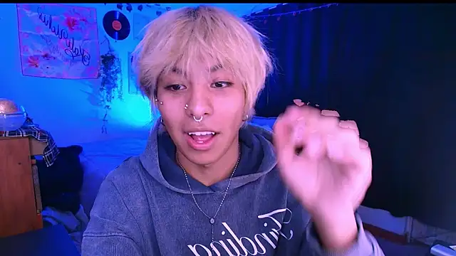 Snapshot of prince_oliverr chatting on February 23, 2026, 11:13 pm prince oliverr online show from February 23, 2026, 11:13 pm