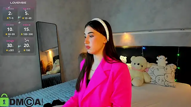 Emily Lews online show from March 17, 2026, 1:10 am