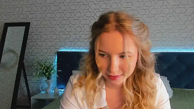 Linda  Bloom online show from March 26, 2026, 2:50 am