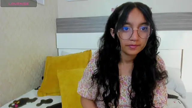 Emilyblussh online show from February 23, 2026, 6:16 pm