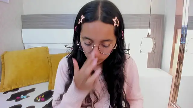 Emilyblussh online show from February 27, 2026, 6:52 pm