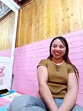 Snapshot of Pretty_girl_2 chatting on February 16, 2026, 8:54 am Pretty girl 2 online show from February 16, 2026, 8:54 am