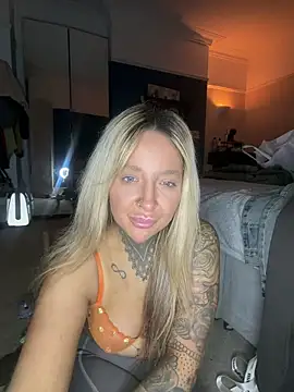 Summerwestt online show from March 19, 2026, 10:36 pm