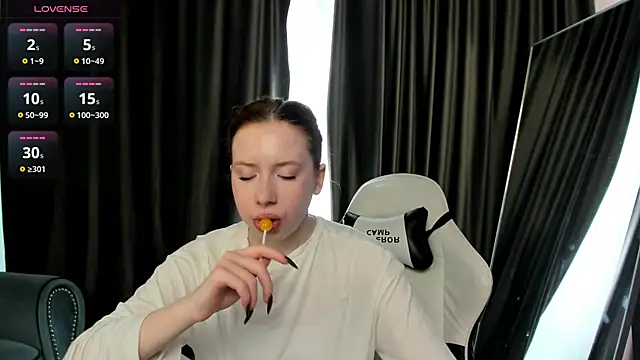 StellaBev online show from April 12, 2026, 8:58 pm