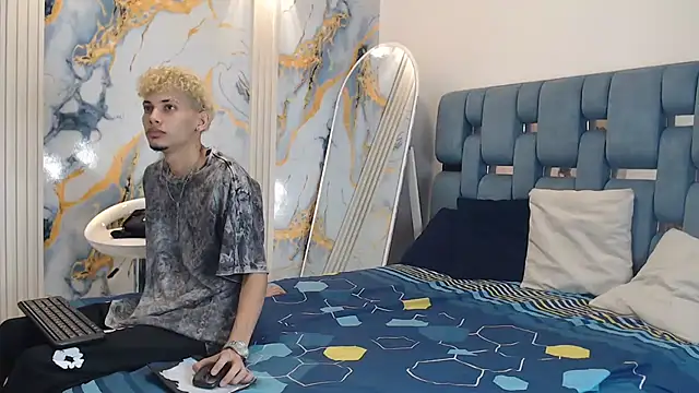 YOUNG BOYS HELL online show from May 27, 2026, 1:13 am