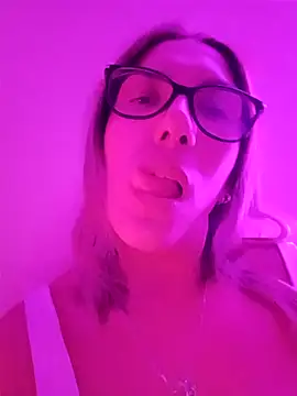 Silreinadorada online show from March 19, 2026, 10:41 am