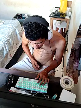 MagrinhoPika online show from March 15, 2026, 4:02 pm