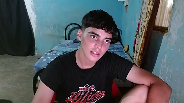 Snapshot of heiker__ chatting on May 21, 2026, 3:02 am heiker online show from May 21, 2026, 3:02 am