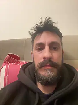 Snapshot of livegreek chatting on March 17, 2026, 6:22 pm livegreek online show from March 17, 2026, 6:22 pm