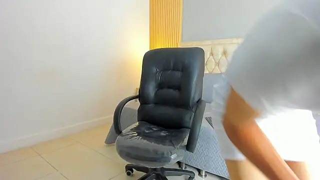 Hxxyro online show from March 6, 2026, 7:10 pm