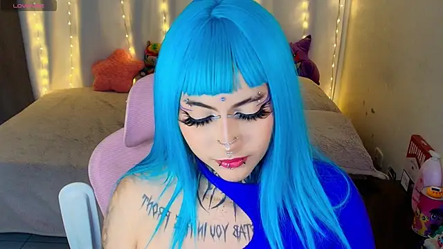 maliciaXpoison online show from June 5, 2026, 6:52 am