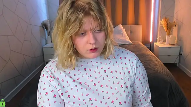 luna c0ra online show from April 18, 2026, 12:58 am