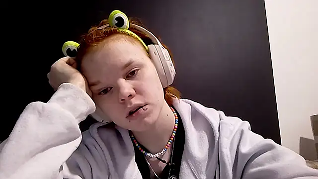 CurlaPettyBom online show from February 21, 2026, 8:15 am