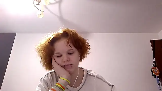 CurlaPettyBom online show from March 5, 2026, 8:21 am