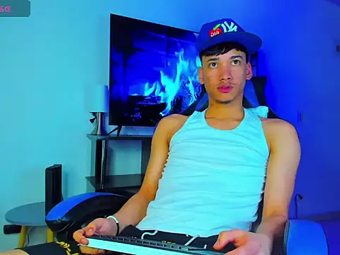 Lyam Russo online show from March 25, 2026, 3:56 am