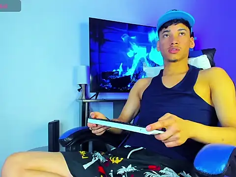 Lyam Russo online show from March 27, 2026, 5:13 am