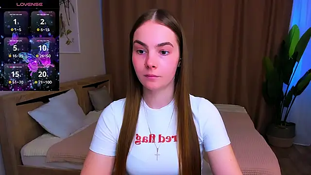 Maddy Wood  online show from March 19, 2026, 2:43 pm