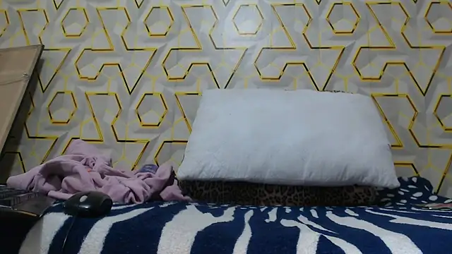 Tatty--Brown online show from April 8, 2026, 6:19 pm