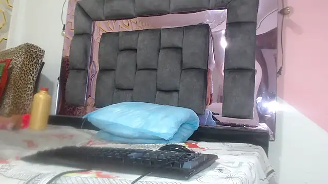 Tatty--Brown online show from April 14, 2026, 6:25 pm