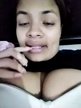 SiaFoxx  online show from April 6, 2026, 3:04 am