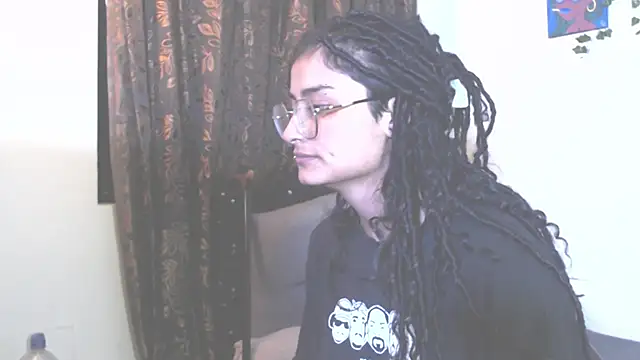 Lili  Clan online show from July 14, 2026, 3:44 am
