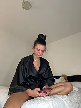 Snapshot of Amberbanxx chatting on February 24, 2026, 7:45 pm Amberbanxx online show from February 24, 2026, 7:45 pm