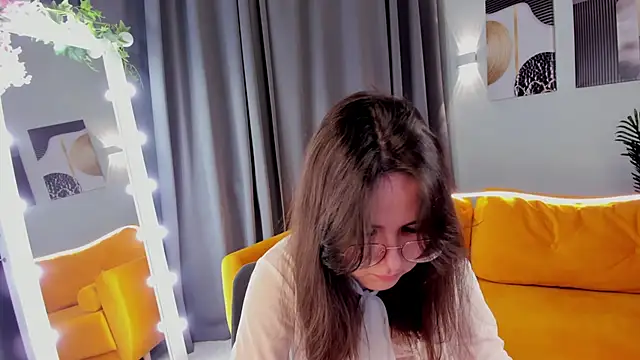 leylamirage online show from April 8, 2026, 1:00 pm