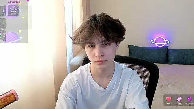  LukaHayes  online show from April 4, 2026, 1:08 pm