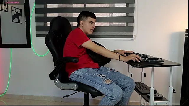 nico pelusa online show from April 17, 2026, 8:45 pm