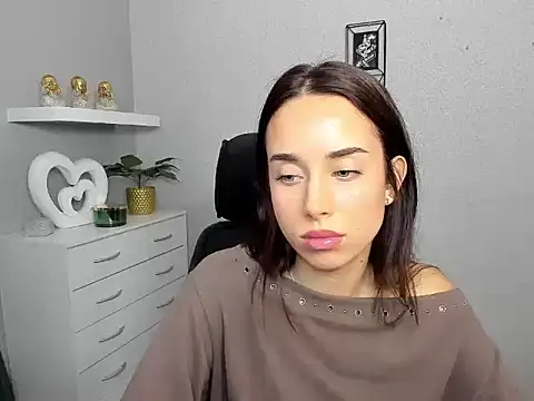 Snapshot of AdeleSolo chatting on February 19, 2026, 1:29 pm AdeleSolo online show from February 19, 2026, 1:29 pm