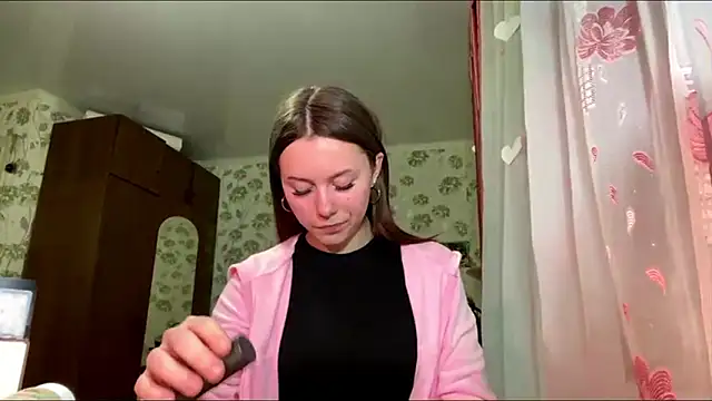 StephaniCute online show from March 16, 2026, 5:28 pm