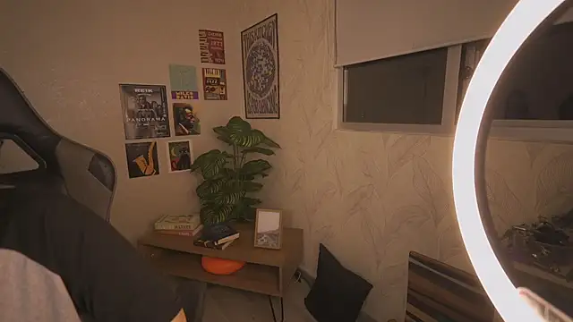 Snapshot of violette_clerk1_ chatting on February 20, 2026, 12:18 am violette clerk1 online show from February 20, 2026, 12:18 am