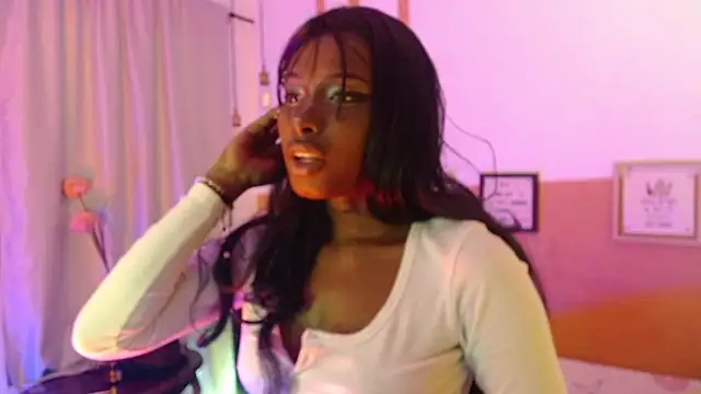 Snapshot of vickycat_x chatting on February 28, 2026, 10:44 pm vickycat x online show from February 28, 2026, 10:44 pm