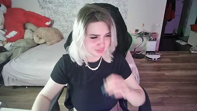 SlankyMic online show from March 18, 2026, 1:20 am