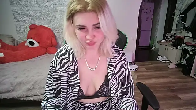 SlankyMic online show from April 16, 2026, 6:09 pm