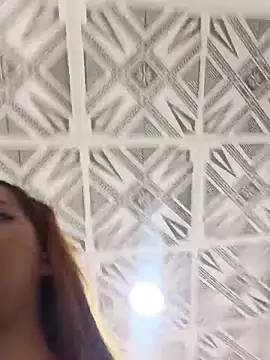 Snapshot of Valeriee1 chatting on February 22, 2026, 10:52 pm Valeriee1 online show from February 22, 2026, 10:52 pm