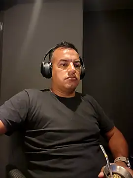 Valenthe26 online show from March 3, 2026, 12:39 am