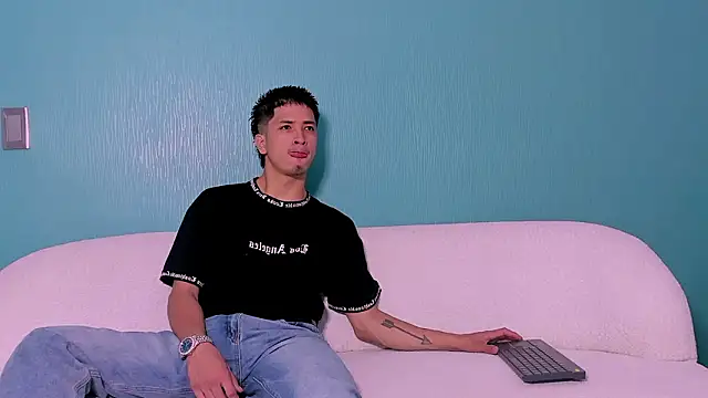 Youdoll  online show from February 19, 2026, 1:29 pm