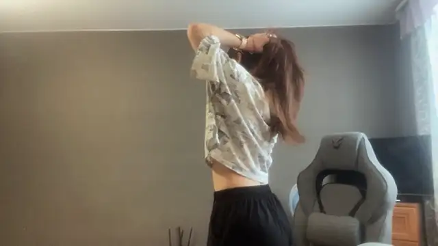 Snapshot of LunnaBliss chatting on March 2, 2026, 12:12 pm LunnaBliss online show from March 2, 2026, 12:12 pm