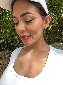 samanta 94 online show from February 19, 2026, 7:54 pm