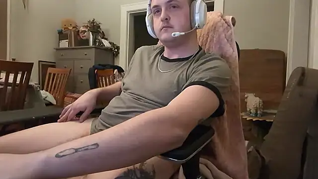 Lyntronix online show from March 28, 2026, 1:49 am