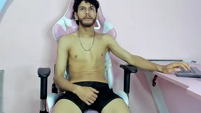 Snapshot of LuckySammer chatting on February 19, 2026, 2:46 pm LuckySammer online show from February 19, 2026, 2:46 pm