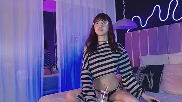 alixx von d online show from March 27, 2026, 11:32 am