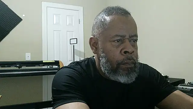 Cleozevo1961 online show from March 21, 2026, 1:37 pm