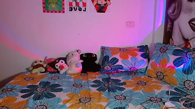 chloe roxy online show from April 10, 2026, 4:17 am